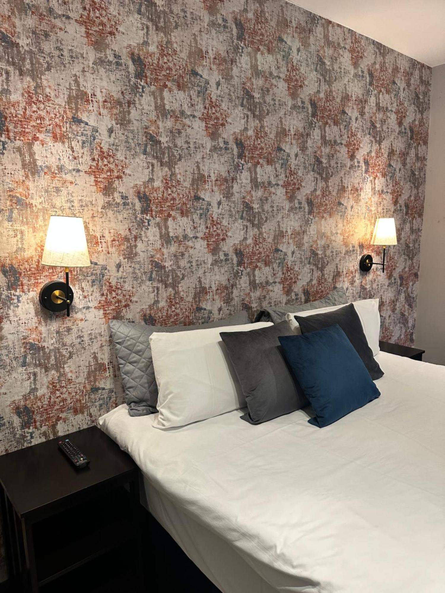 Deluxe Double Room,1626352544:JPEG